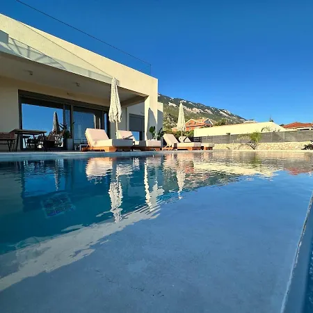 Thalassa Haven Lourdas *